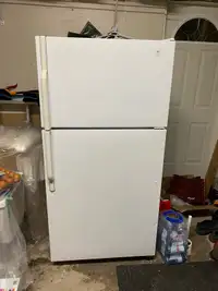 Maytag 21 cubic foot fridge freezer ice maker