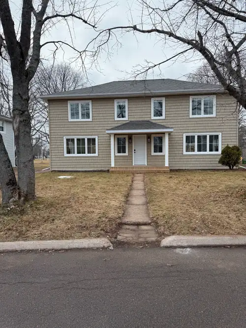 - Executive two bedroom with home office - Central heat and a/c - Huge private deck - Fridge /Stove/...