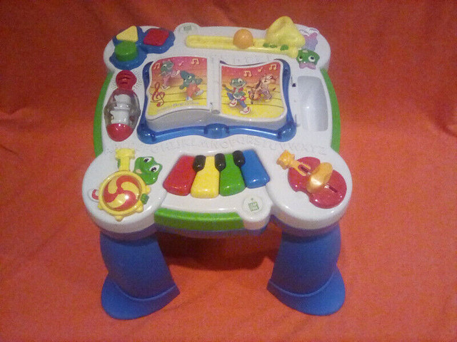 Table LEAPFROG version française dans Jouets  à Laval/Rive Nord