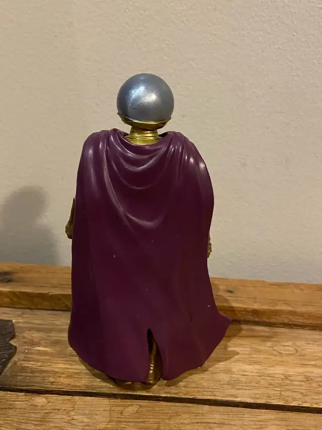 MARVEL Mysterio 6” Far From Home Spider Man Figure in Toys & Games in Oshawa / Durham Region - Image 4