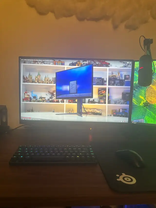 LG 27inch 1440p (2K) 240Hz Gaming Monitor (27GR83Q-B) in Monitors in City of Toronto - Image 2