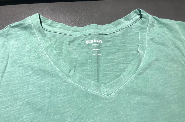 Old Navy women’s light green T-shirt size large | $2 firm in Women's - Tops & Outerwear in Kingston - Image 2