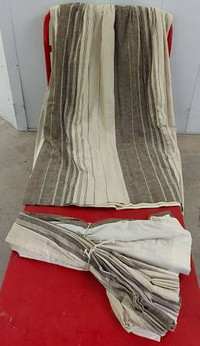 2 QUALITY LINEN DRAPES custom made in Holland (vintage)
