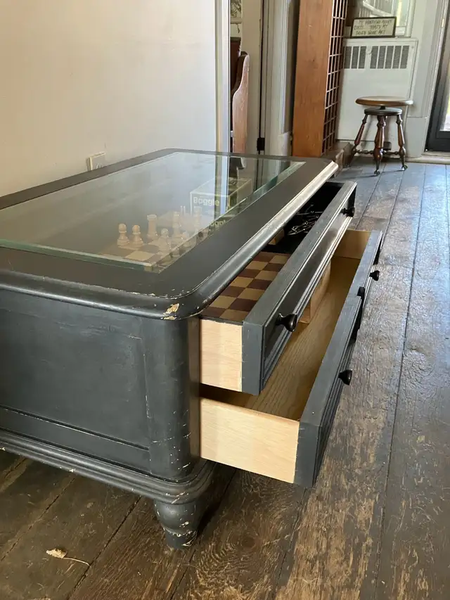 Coffee table with storage in Coffee Tables in Ottawa - Image 5