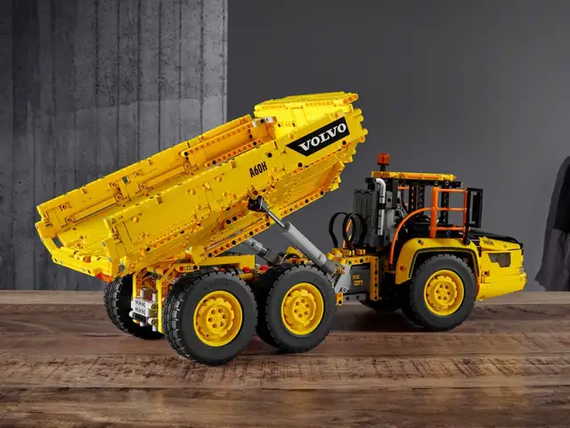 LEGO Technic Volvo Hauler 42114 in Toys & Games in Grande Prairie - Image 9