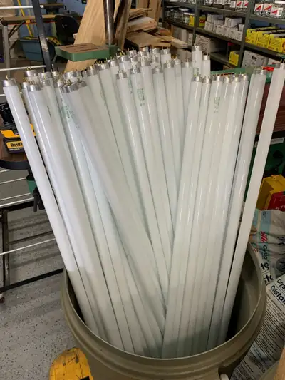 Fluorescents T8 48’’, View more