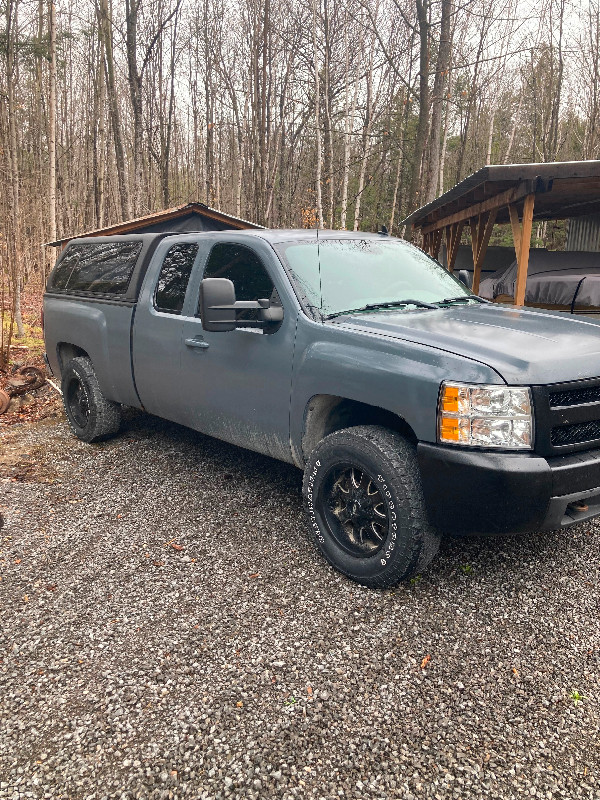 2011 Silverado in Cars & Trucks in Ottawa - Image 2