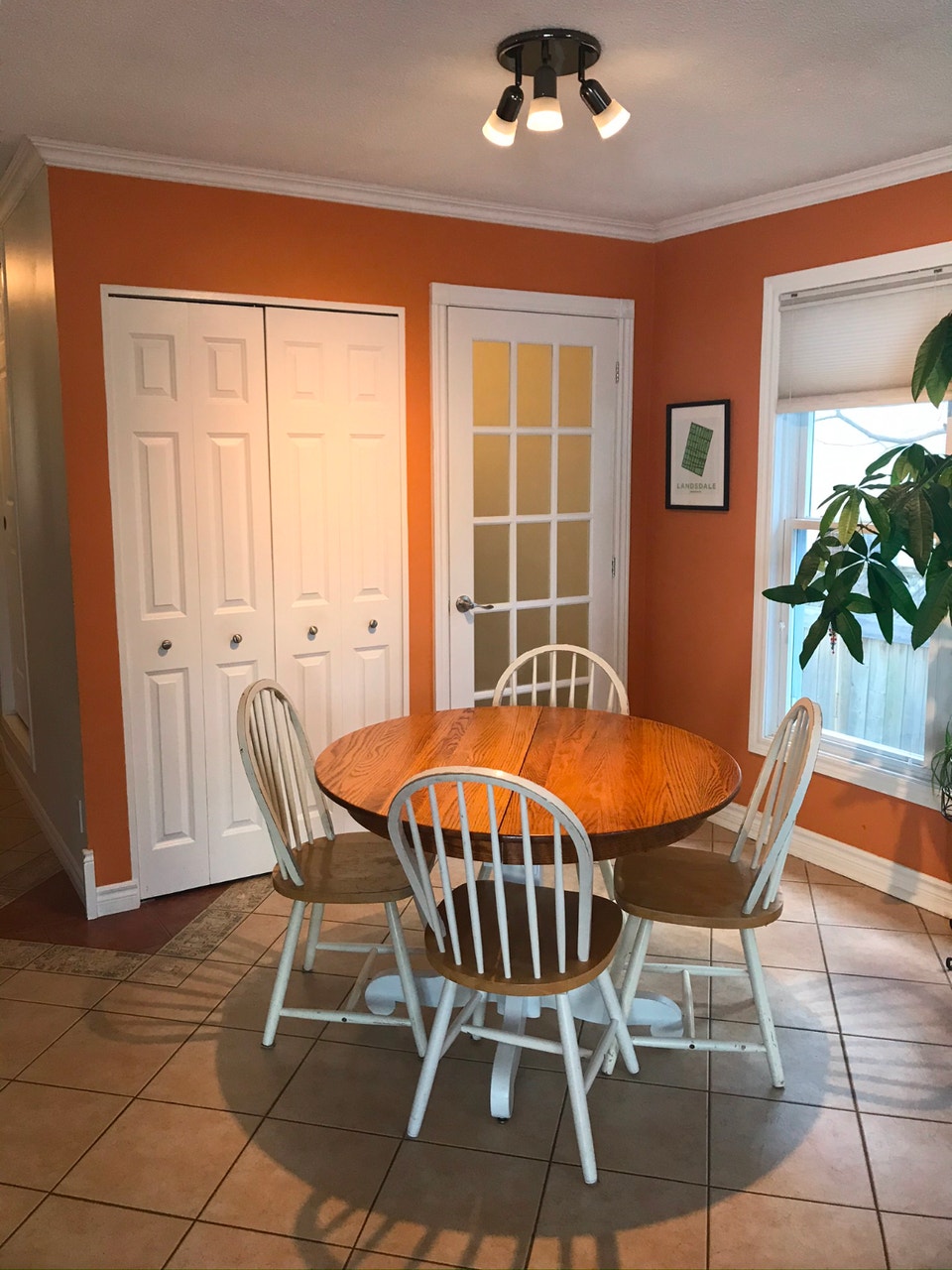 Bright and Fresh 2 Bedroom Apt / House 5