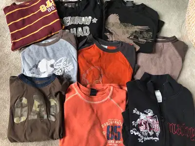 9 PIECES. 3 GAP LONG SLEEVED SHIRTS 3 OLD NAVY LONG SLEEVED SHIRTS 1 OLD NAVY FULL ZIP JACKET 2 MISC...