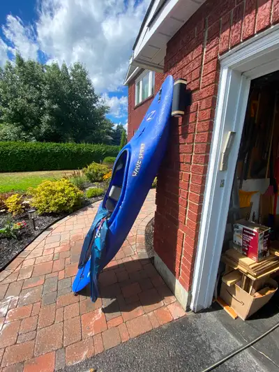 Wavesport Z. Great Condition, made for taller people 180 to 210lbs. Made for running white water, su...