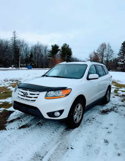 Hyundai Santa Fe 2010 Seulement 2 propriétaires Jamais accidenté Faible kilométrage pour l'année, je...
