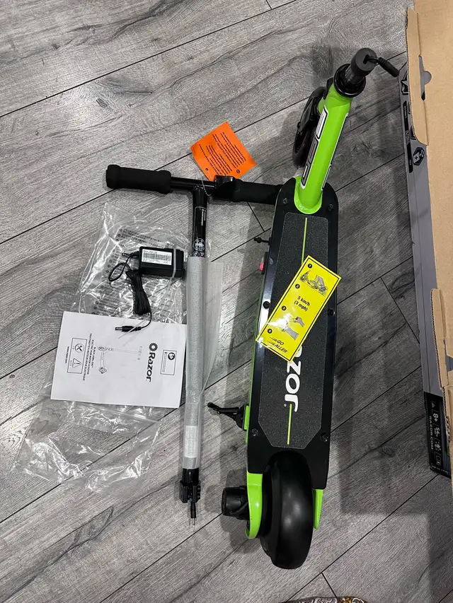 Razor Black Label E90 Electric Scooter- Green used in Skateboard in Oshawa / Durham Region - Image 3