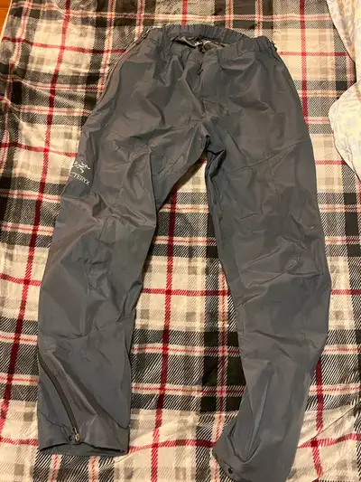 Arc'teryx Gore-Tex Pants - Men's LG, View more