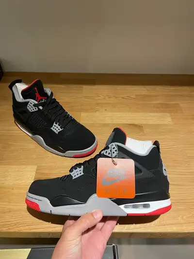 Jordan 4 Breds - Size 8 , View more