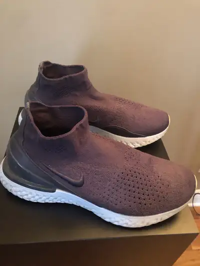 NIKE Men’s Rise React Casual Sneaker Size 10, View more