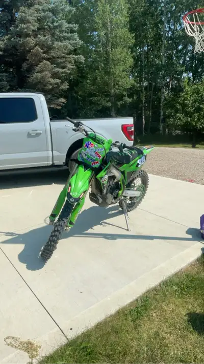 This is my 2021 kx 250xc never raced, it has an after market recluse clutch aftermarket sprockets,pl...