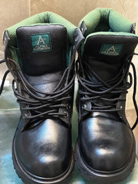 BARELY USED ALTRA STEEL TOE