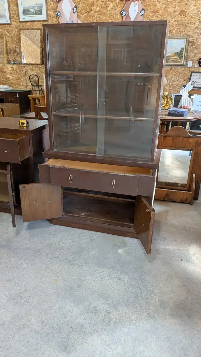 Small hutch and matching buffet in Hutches & Display Cabinets in Peterborough - Image 6