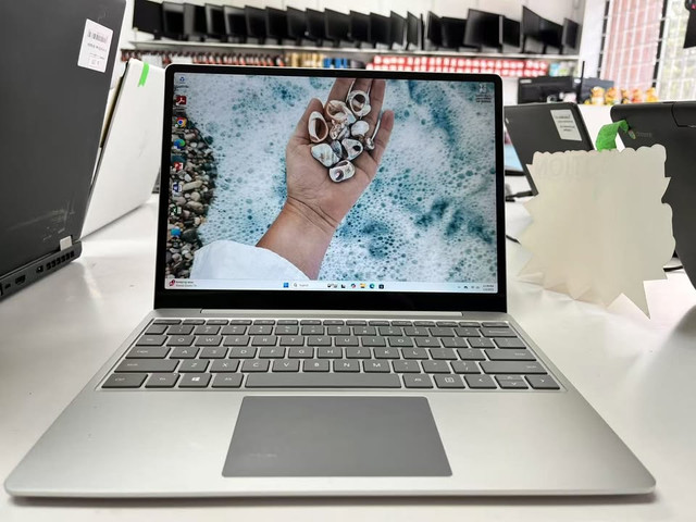 Weekdend  Sale Microsoft Surface Laptop GO MusT GO in Laptops in Mississauga / Peel Region - Image 2