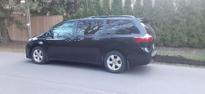 2018 TOYOTA SIENNA LE FWD 8-PASS  in excellent condition