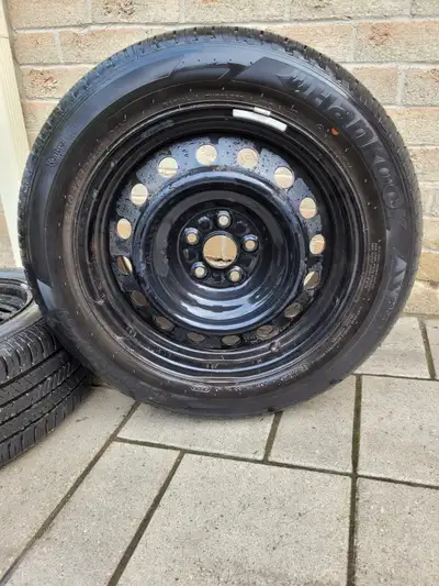 Set of 205/55R16 all-season tires with rims for Toyota Corolla. Used only 1 season and in good condi...