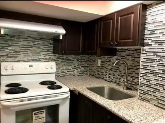 Room for Rent in Scarborough in Room Rentals & Roommates in Oshawa / Durham Region - Image 6