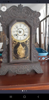 Antique Waterbury Gingerbread Mantle Clock.