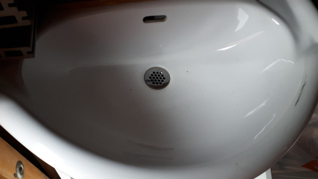 meuble lavabo de salle de bain dans Articles pour la salle de bains  à Ville de Montréal - Image 3