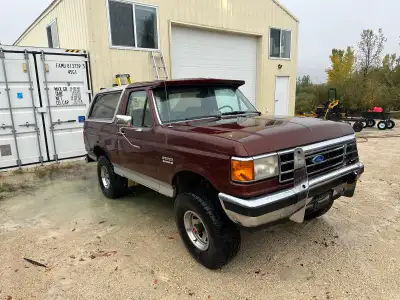 Beautiful classic Ford Bronco Eddie Bauer edition. 172,000 original kms NOT SAFTIED Rockers are exce...