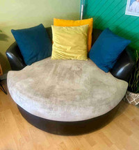 Xl  round cuddler chair (swivels ) 