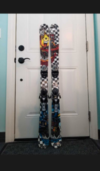 World Indistries twin tip 130 cm skis