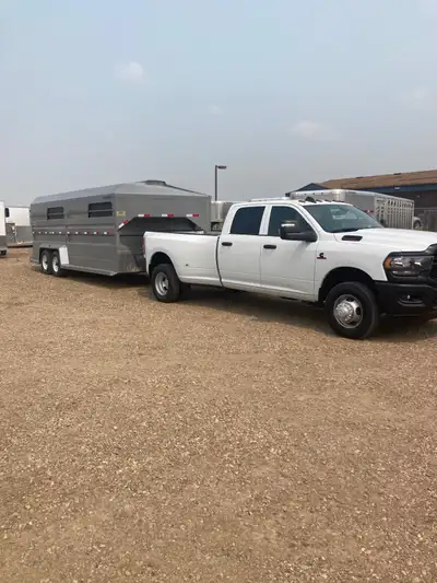 Heading from Moosejaw sask area to Sudbury Ont. leaving July 27 have room for 4 or 5 horses. Coming...