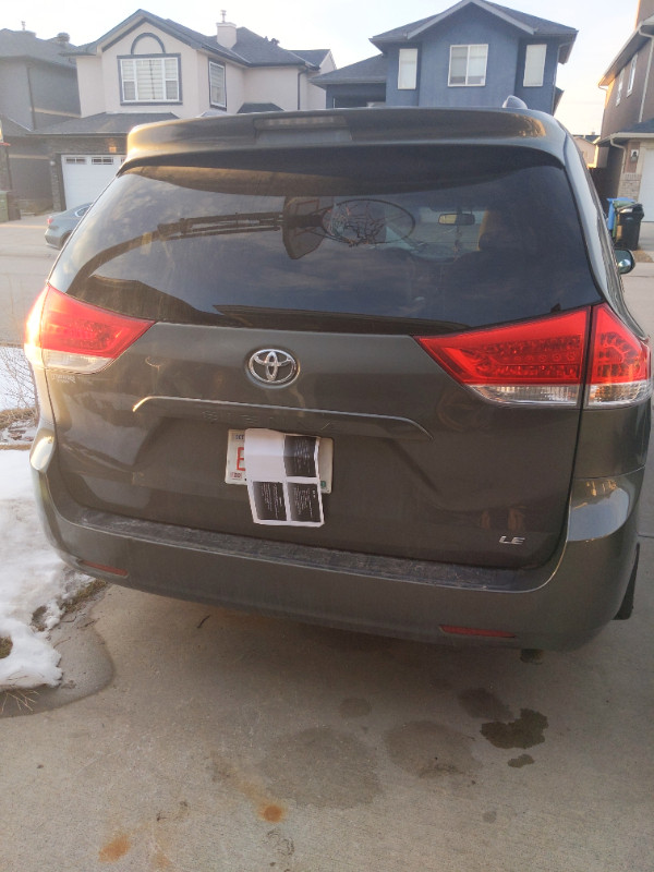 Toyota Sienna 2012 for sale in Cars & Trucks in Calgary - Image 4