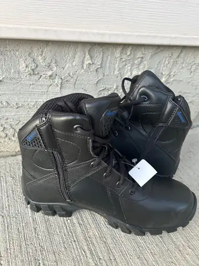 New Mens tactical boots Size 8 & 9 Both with sides zippers The brand is bates