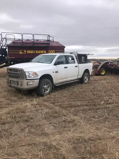 Wanted service truck for farm use. Would like one with large fuel tank.