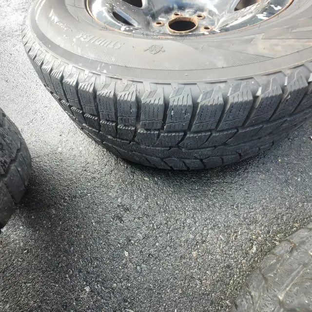 4 Pneus d'hiver 265/70R17 in Tires & Rims in Rouyn-Noranda - Image 2