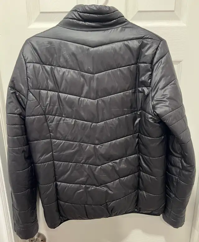 Women’s Puffer Jacket in Women's - Tops & Outerwear in Markham / York Region - Image 3