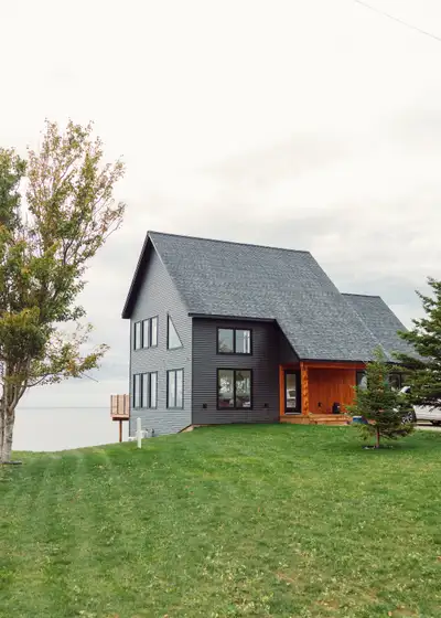 Modern beach front house for rent January-end of May 2026. Four bedrooms, 3.5 bath, fully furnished,...