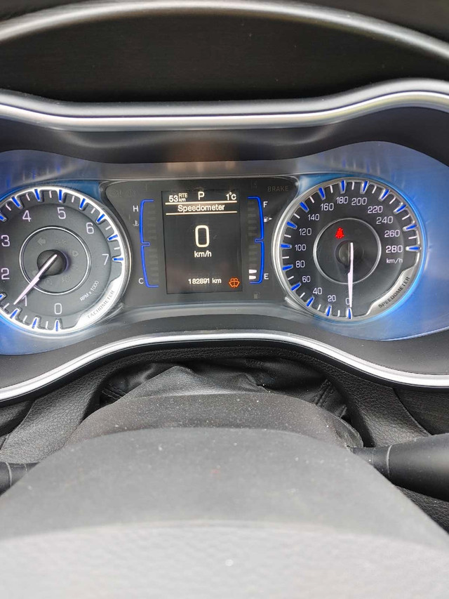 2015 Chrysler 200 lx in Cars & Trucks in Portage la Prairie - Image 3