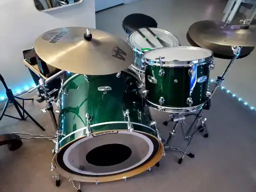 Mapex 24"x18 Maple Lacquered PRO Bass Drum Emerald Green 10 Lug in Drums & Percussion in London - Image 10