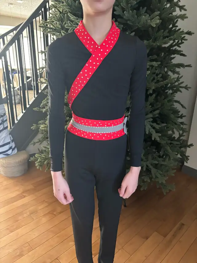 Boys  Figure Skating competition body Suit 12-14 slim in Costumes in Calgary - Image 6