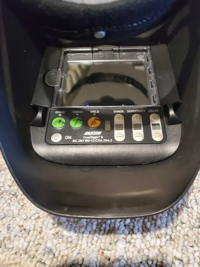 Welding Helmet in Hand Tools in Edmonton - Image 4