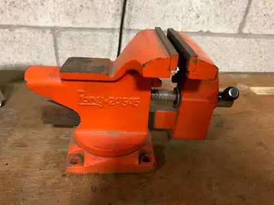 Pony 25545 4.5in Jaw Wide Bench Cast Iron Swivel Base Vise, View more