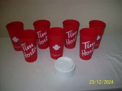 here is a 11 pc set of Ti8m Hortons Christmas Ornaments Collection for you to enjoy and hang on your...