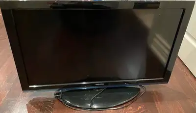 Toshiba 40 inch LCD TV, View more