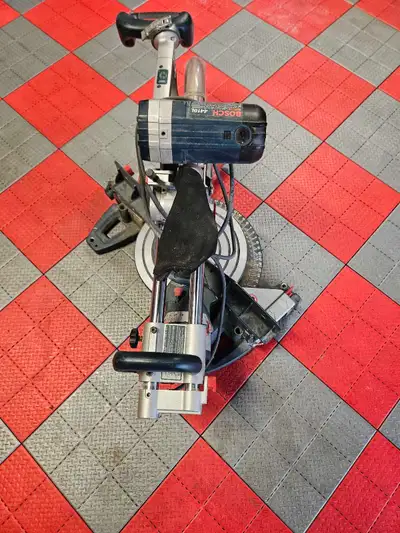 Bosch 4410L Sliding Compound Miter Saw – Excellent Condition, View more