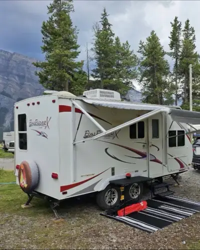 2011 Cruiser RV Fun Finder X-189FDS Quick overview: 3,040 lbs dry weight, sleeps 3 adults and 1 chil...