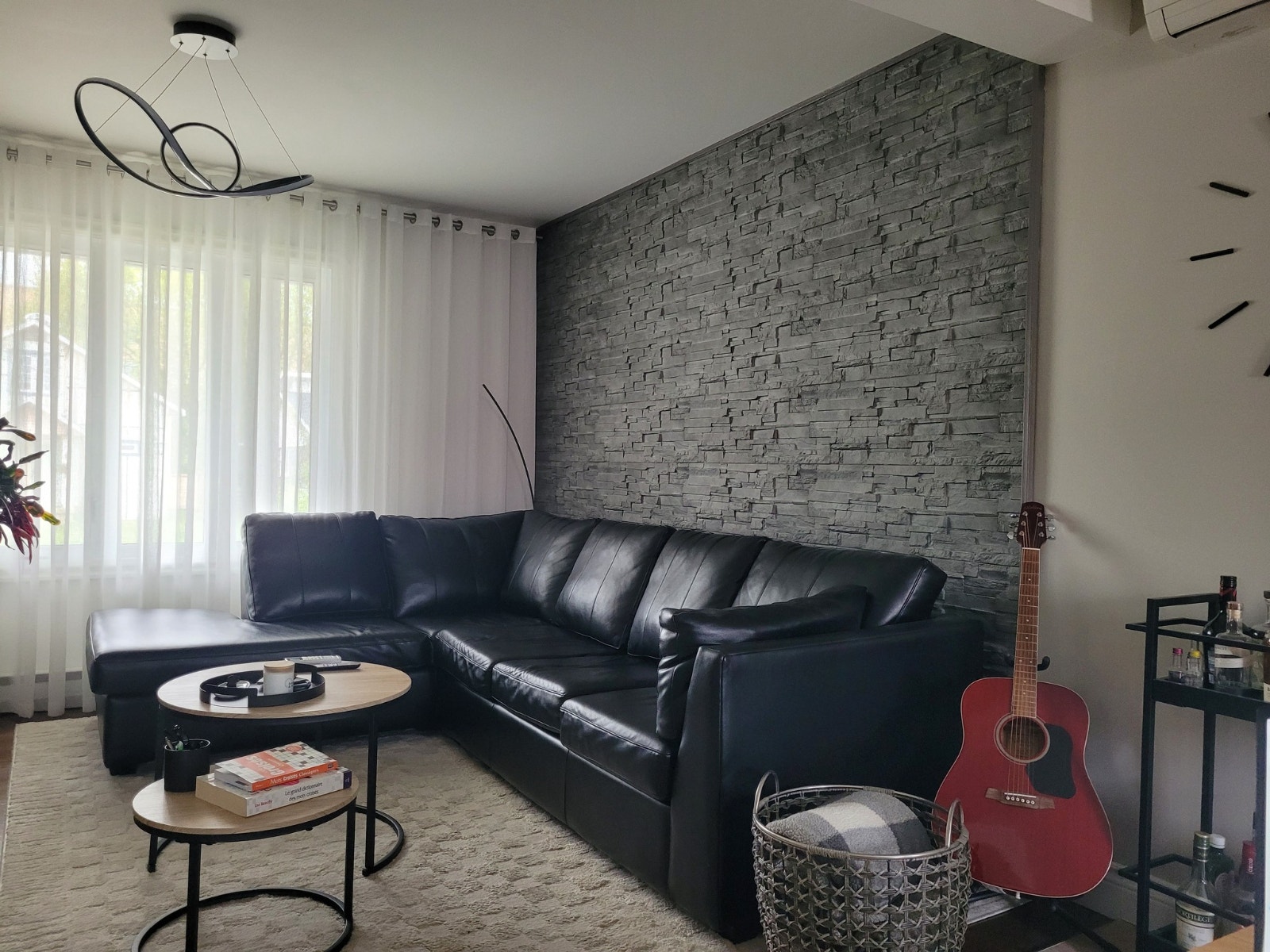 Beau 4 ½ avec grande terrasse et cour arrière privées — photo 3