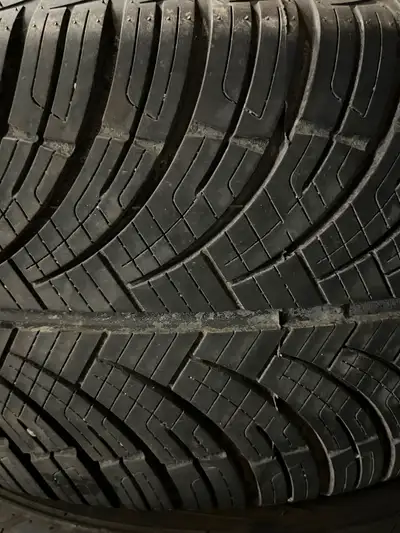 Like new set of 265 45 20 arivo all season tires. Tires were used only couple weeks and have 95%+++...
