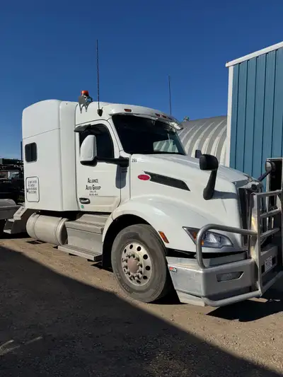 - low kms highway truck for sale - only 460000km - MX 13 Paccar w 12 Speed Auto Transmission - aweso...